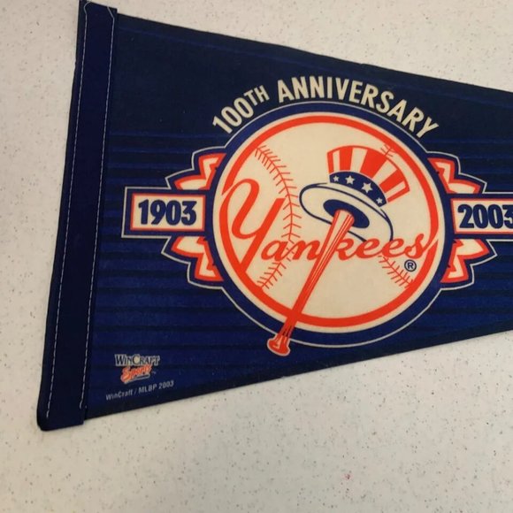 Set of 2 Vintage New York Yankees Collectible Wall Hanging Pennant Flags - Picture 5 of 16